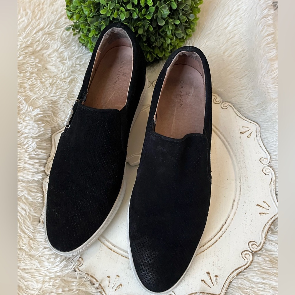 Caslon Black Slip-On Women's Sneakers